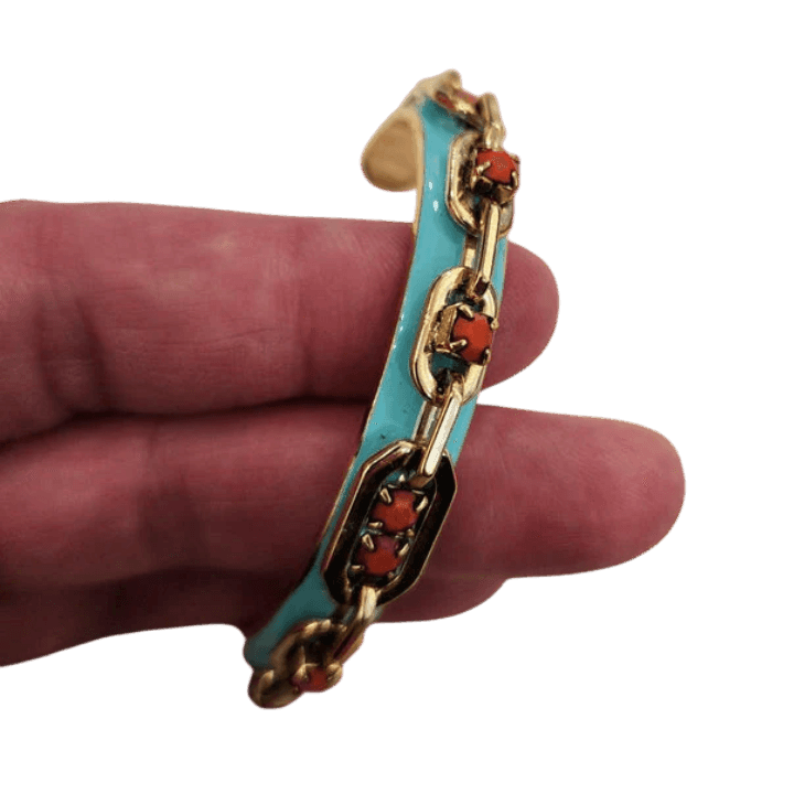 Hillary Cuff - Lomie's