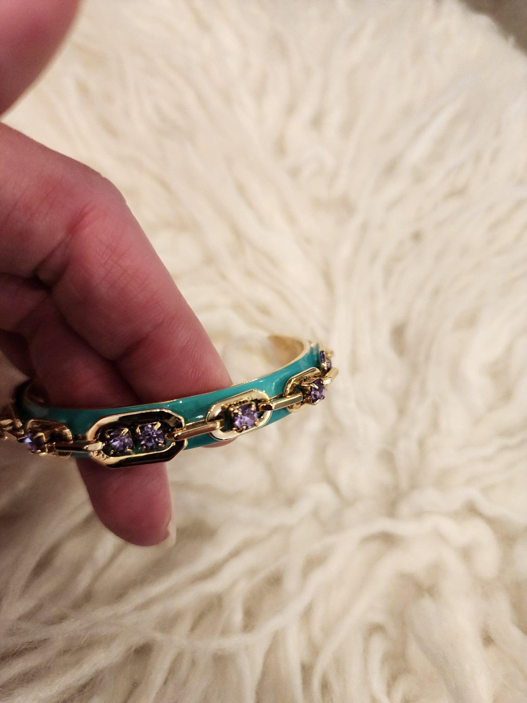 Hillary Cuff - Lomie's